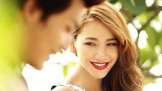 “Xin lỗi em, nhưng anh không thể cưỡng lại được thần thái của cô ấy!”
