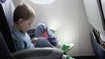 Thất lạc con trai 5 tuổi vì để bé đi máy bay một mình