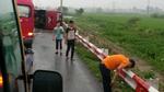 Hà Nội: Xe khách lật trên cao tốc Pháp Vân - Cầu Giẽ, 11 người thương vong