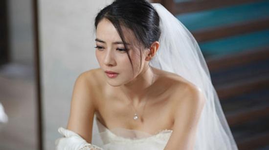 Bẽ bàng vì chồng không chịu động phòng đêm tân hôn