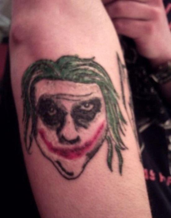 Chiếc lá và nụ cười của joker :)))... - Bii Trinh Tattoo | Facebook