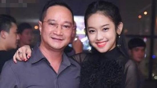Bị tố mượn xe dụ gái, 'đại gia ông ngoại' Thúy Vi tung dàn siêu xe hàng chục tỷ