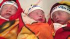 Cực kỳ hy hữu tại Việt Nam: Khoảnh khắc 3 em bé còn nguyên bọc ối chui ra từ bụng mẹ