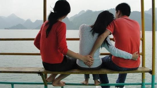 Phát hiện người yêu “bắt cá” 2 tay
