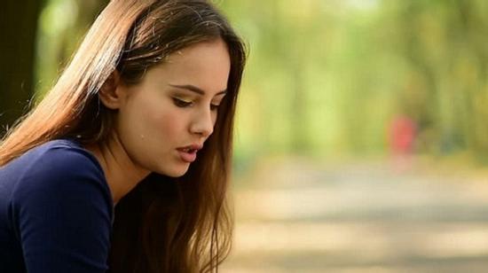 Mới cưới nửa năm đã phải ngồi lạch cạch gõ đơn ly hôn