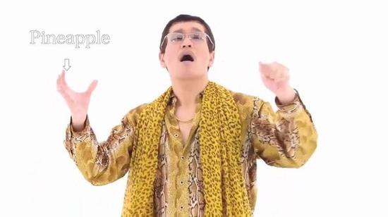 Clip bút dứa - táo bút đang gây sốt trên mạng xã hội