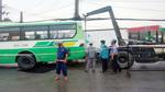Xe buýt sụp “hố tử thần” ở Sài Gòn, hành khách khóc thét