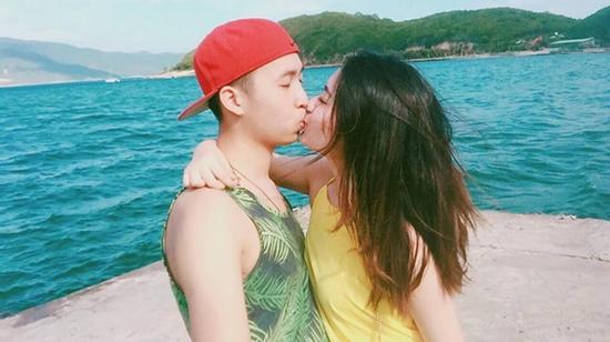 Loạt ảnh hôn nhau khắp Việt Nam của nàng dâu út 