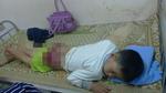 Thái Nguyên: Xót xa bé 13 tuổi bị bố đánh bầm dập, mông rướm máu phải nhập viện cấp cứu