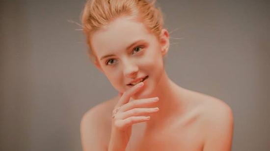 Hot girl 17 tuổi được ví như nữ thần trên mạng
