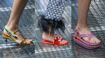 Những mẫu giày dép bị chê xấu nhất mùa xuân hè 2017