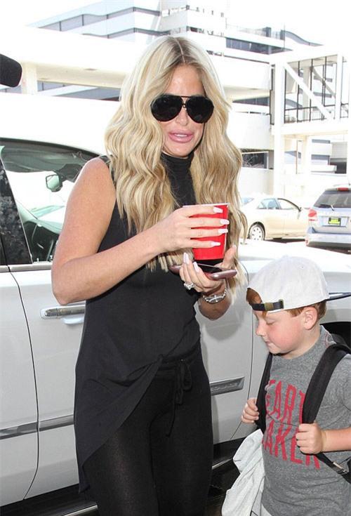 sao-truyen-hinh-my-tiet-lo-hinh-anh-di-bom-mong-1