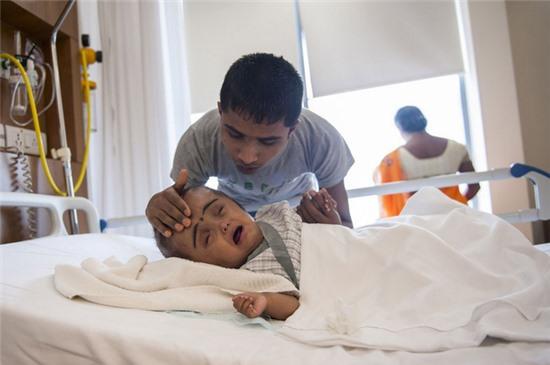 Cô bé người ngoài hành tinh được tìm thấy trong ngôi làng nghèo khó, 3 năm sau em đã thay đổi thần kỳ - Ảnh 8.