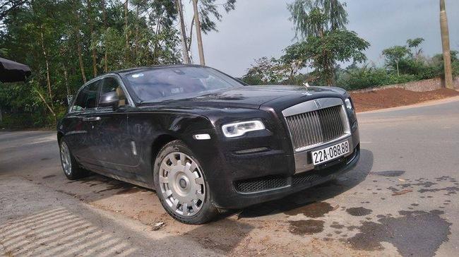 Rolls-Royce Ghost 27 tỷ Đồng của đại gia Tuyên Quang đeo biển