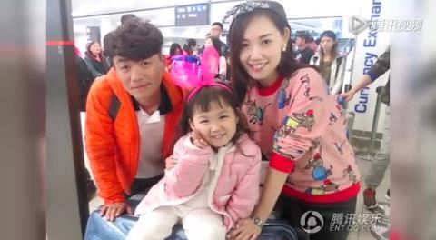 Cặp đôi bị khinh bỉ nhất Cbiz chịu chỉ trích khi ngang nhiên hẹn hò chốn đông người - Ảnh 3.