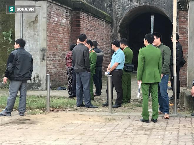 Người đàn ông chết cháy, thi thể buộc chặt vào cột cạnh sân vận động Vinh - Ảnh 5.