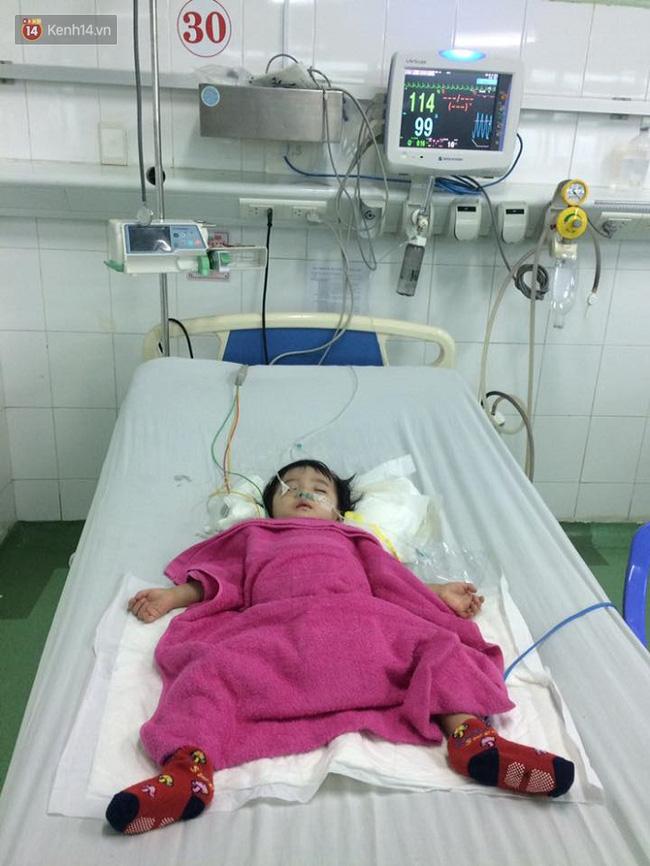 Vụ cháu bé 13 tháng tuổi bị chấn thương sọ não ở nhà trẻ tư nhân: Cô giáo một mực kêu oan - Ảnh 2.