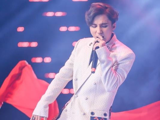 Đàm Vĩnh Hưng, Hà Hồ cũng phải 'dạt sang một bên' khi Lạc Trôi lên sân khấu