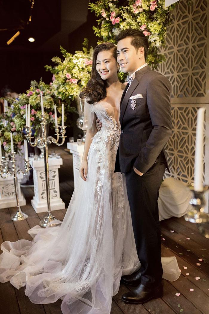 dinh ngoc diep hay thuy diem la co dau co chiec vay cuoi "khung" nhat 2016? - 13