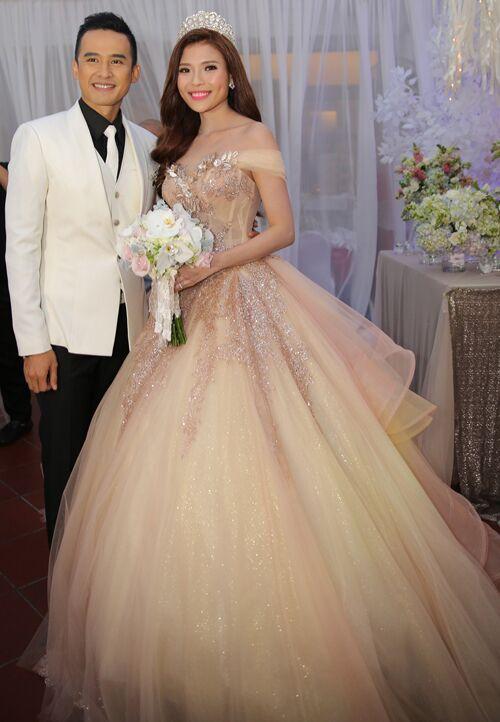 dinh ngoc diep hay thuy diem la co dau co chiec vay cuoi "khung" nhat 2016? - 4