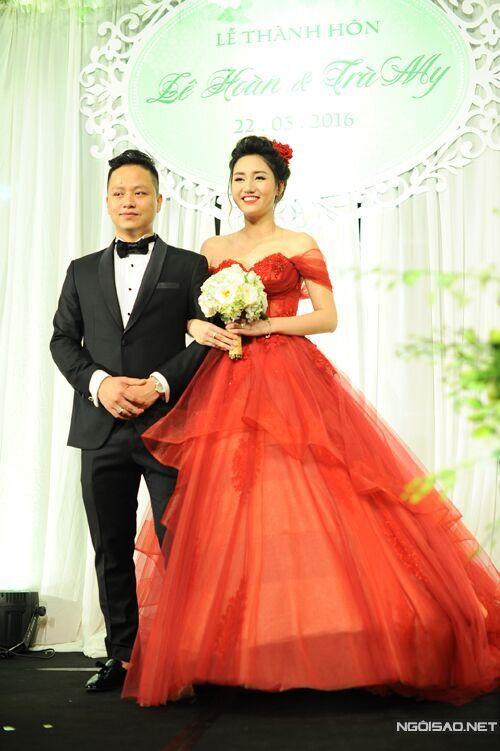 dinh ngoc diep hay thuy diem la co dau co chiec vay cuoi "khung" nhat 2016? - 6