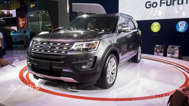 Sao phim hành động The Rock mua Ford Explorer tặng bố - Ảnh 3.