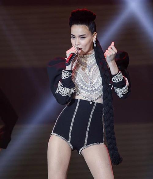 ha ho chuyen mac kin tren ho duoi 