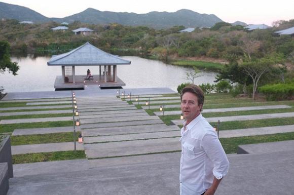 chon-o-sang-chanh-cua-nguoi-noi-tieng-khi-den-viet-nam-9