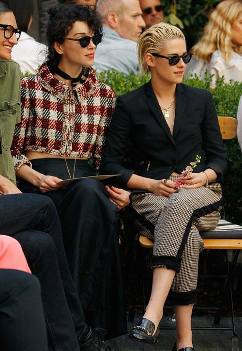 mot-nam-4-moi-tinh-dong-gioi-cua-kristen-stewart-8