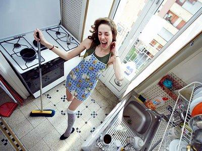 Năm nào cũng vậy, cứ đến Tết là nhà nhà náo loạn, thấp thỏm bởi nỗi lo ô sin về quê ăn Tết rồi “một đi không trở lại”. Ảnh: Tidyhouse