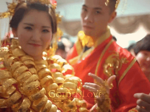 Đám cưới xa xỉ ngập tràn vàng, siêu xe của con trai đại gia Macao