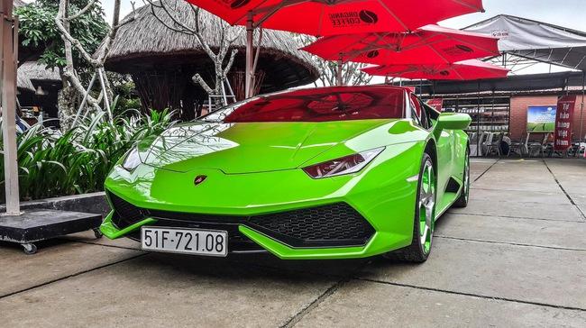 Siêu xe Lamborghini Huracan xanh cốm