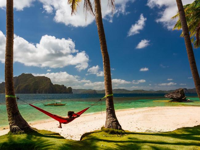 Những hình ảnh về đảo Palawan ở Philippines xuất hiện tràn ngập trên mạng xã hội Instagram. Nơi đây nổi tiếng với nước biển trong xanh và những bãi cát trắng hoang sơ.