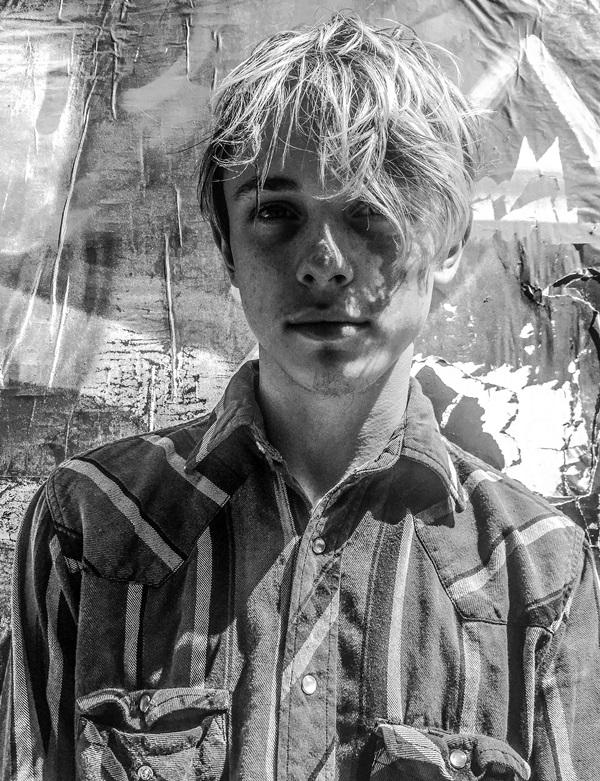 Anh chàng đi theo phong cách nổi loạn và có phần hoang dã