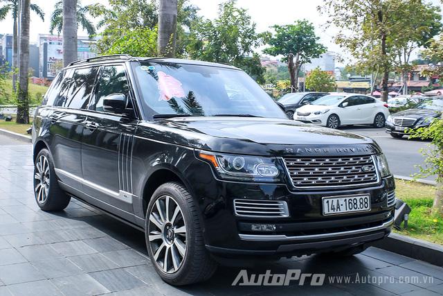 Hàng độc Rolls-Royce Phantom Lửa Thiêng tái xuất tại lễ ăn hỏi Hoa hậu Thu Ngân - Ảnh 8.