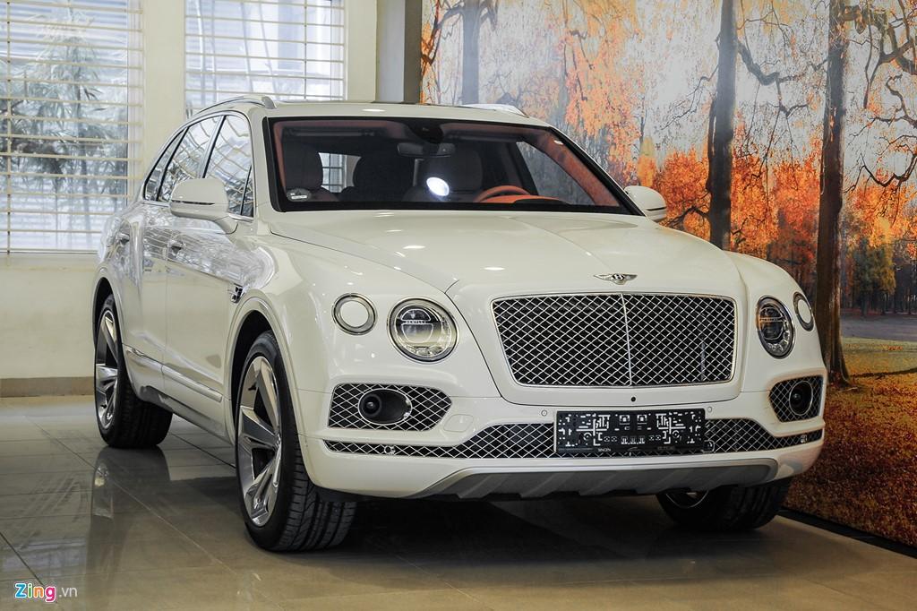 Bentley Bentayga có số lượng không nhiều tại Việt Nam. Dòng xe này ngoài bản tiêu chuẩn còn có phiên bản đặc biệt First Edition.