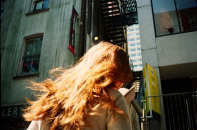 Con gái, đừng yêu người hơn quá nhiều tuổi, cũng đừng kết hôn quá sớm...