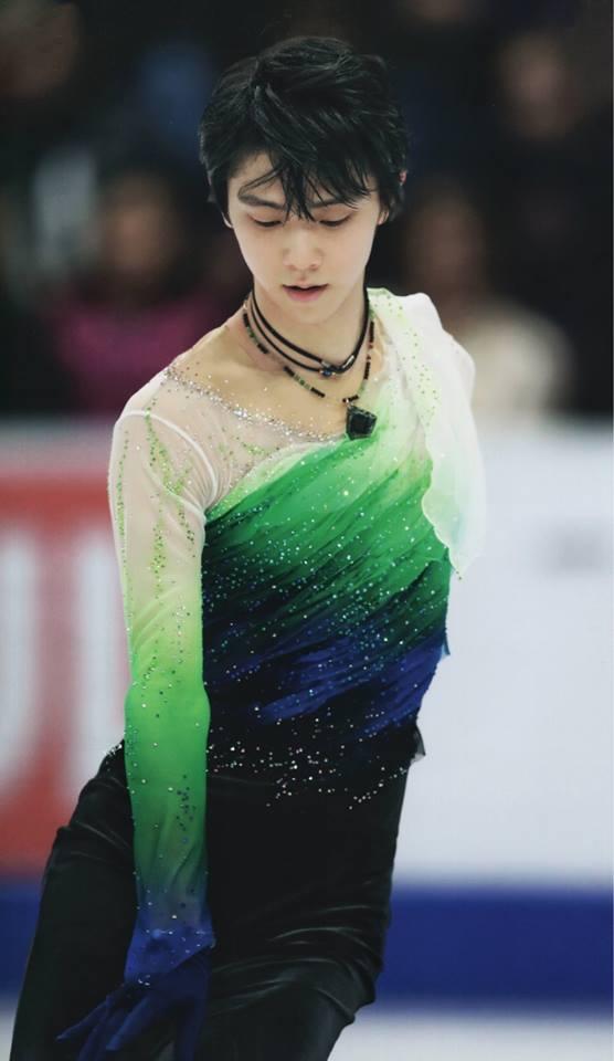 Hanyu Yuzuru - sinh ngày 7/12/1994, được đánh giá là một trong những vận động viên trượt băng người Nhật Bản giỏi nhất của thế hệ 9X.