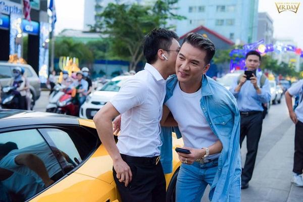 Không phải Dương Triệu Vũ, soái ca trong lòng Đàm Vĩnh Hưng đã chính thức lộ diện...-8