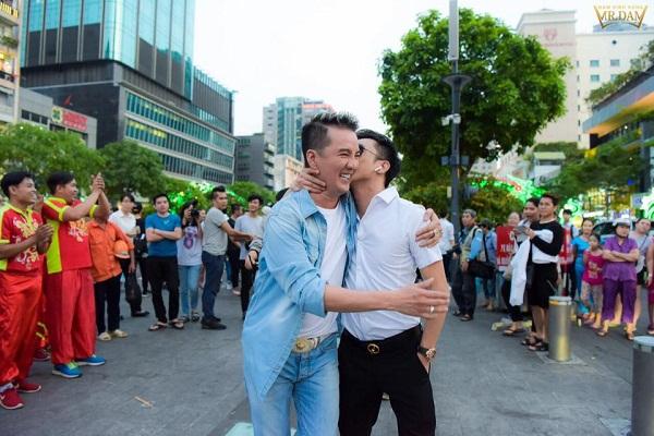 Không phải Dương Triệu Vũ, soái ca trong lòng Đàm Vĩnh Hưng đã chính thức lộ diện...-7