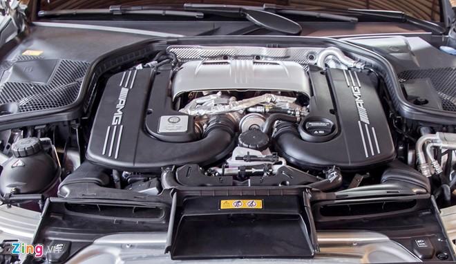 C63S Edition 1 sử dụng khối động cơ dung tích 4.0 lít, V8, tăng áp kép, công suất 510 mã lực và mô-men xoắn cực đại 700 Nm, đi kèm hộp số 7 cấp. C63S Edition 1 sử dụng khối động cơ dung tích 4.0 lít, V8, tăng áp kép, công suất 510 mã lực và mô-men xoắn cực đại 700 Nm, đi kèm hộp số 7 cấp.