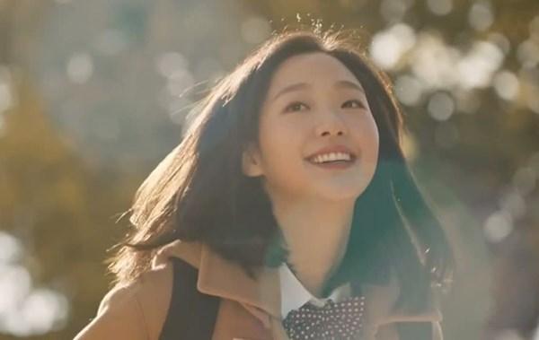 Kim Go Eun giành nhiều thiện cảm của khán giả khi vào vai Ji Eun Tak trong bộ phim truyền hình Goblin.