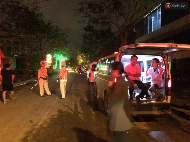 Đà Nẵng: Sập giàn giáo ở tòa nhà Luxury Apartment, 4 người bị thương - Ảnh 2.