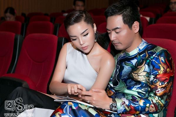 HH Kỳ Duyên tái xuất đầy gợi cảm - Quỳnh Thư đeo trang sức 2 tỷ lộng lẫy như công chúa-7