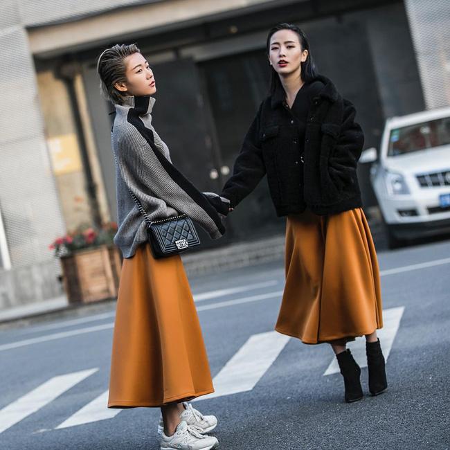 Ngắm ngay street style thế giới để học lỏm bí kíp mix đồ đảm bảo ấm-đẹp-chất - Ảnh 6.