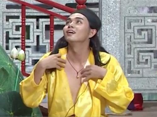 Màn ‘thoát y’ bất ngờ làm Hoài Linh ái ngại quay mặt đi