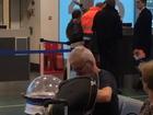 Đến muộn không kịp lên máy bay, nữ hành khách tát thẳng vào mặt nhân viên sân bay