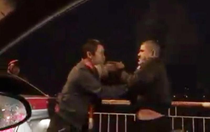 mua ret, 2 lai xe “dau vat” tren cau chuong duong hinh anh 1