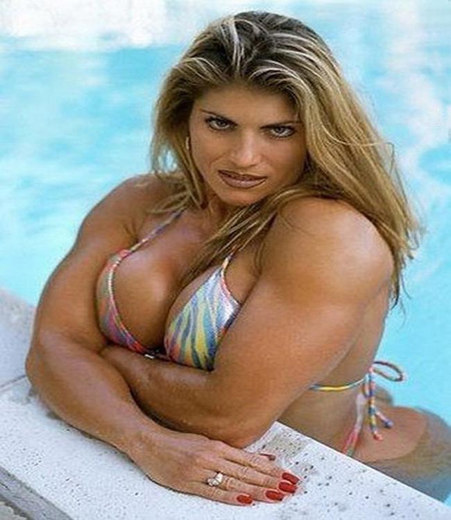 xem hinh chi em, dan ong phat... "them" hinh anh 1