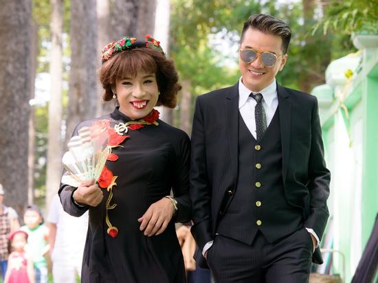 Sau một dàn soái ca, lộ diện mỹ nữ mà Đàm Vĩnh Hưng chiều chuộng